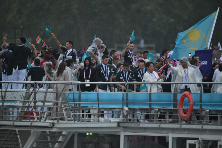 Қазақстан құрамасы Париждегі Олимпиада ашылуына қатысты