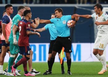 Нұрәлі Әліп «Зенит» сапында алғаш рет алаңнан қуылды