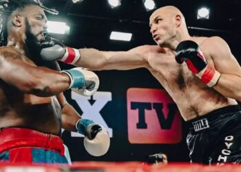 Иван Дычко америкалық боксшыны нокаутпен жеңді